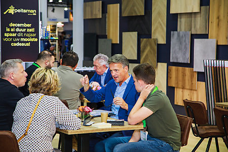 Drukbezette stands met veel relatiegesprekken. Foto EasyfairsInCoDa