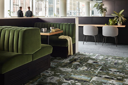 Past Forward is geïnspireerd op meubeldesign uit de jaren 60 en 70 en het behoud van erfgoed