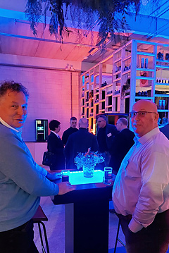 Delegatie Bona met links Eric Tersteeg en Richard van Harmelen