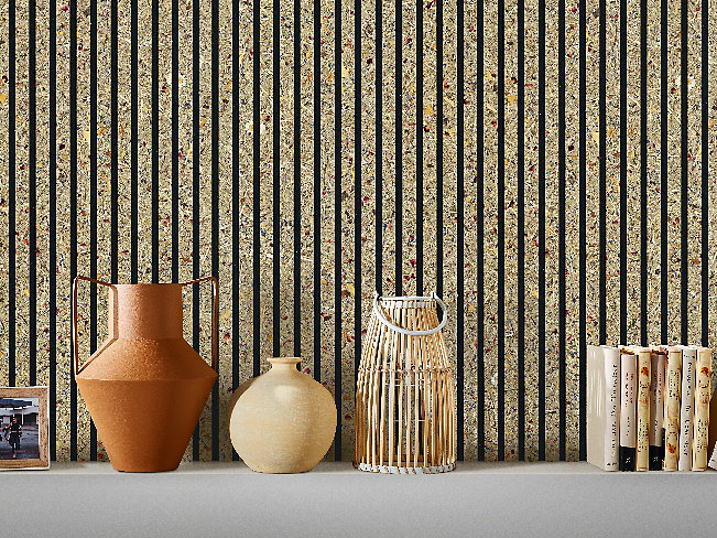 Echt hooi en alpenbloemen creëren een unieke sfeer met JOKA akoestisch paneel Paro PAO3011 Almwiese