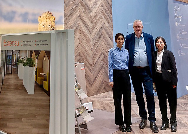 Bij mFLOR was een delegatie van de fabrikant op de stand aanwezig die hartelijk werd ontvangen door Eef van Leusden