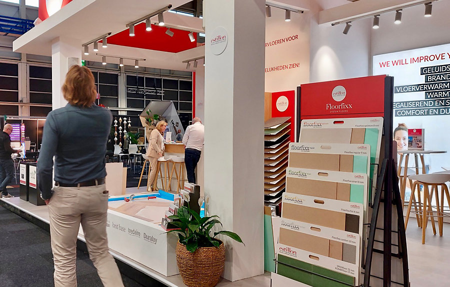 Laatste gesprekken op de stand van Estillon