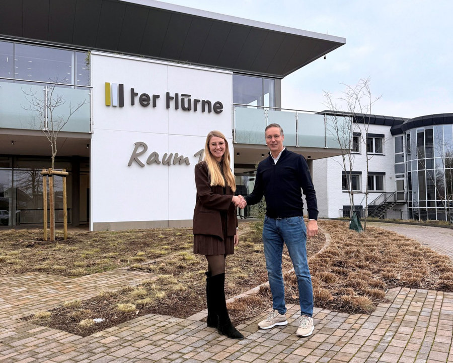 Anna Lena Ritter Head of Internal Sales Export en Michael van den Dries Sales manager vloeren