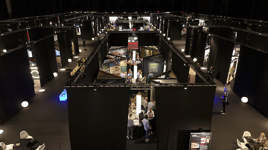 Show Floor overview AatW